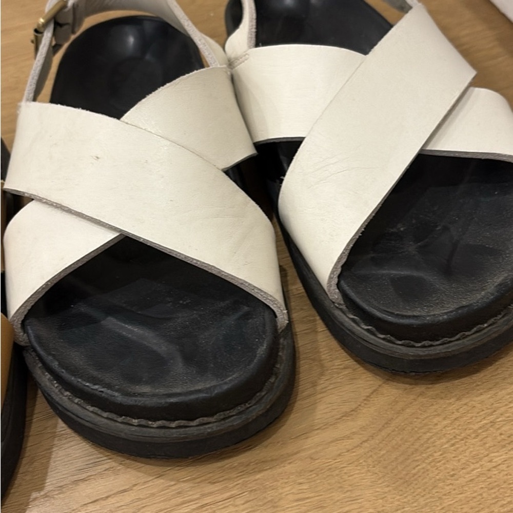 LIBERTE Capri Sandals